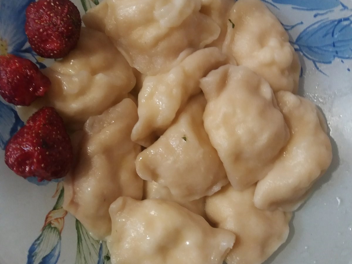 Dumplings with Cottage Cheese and Strawberries