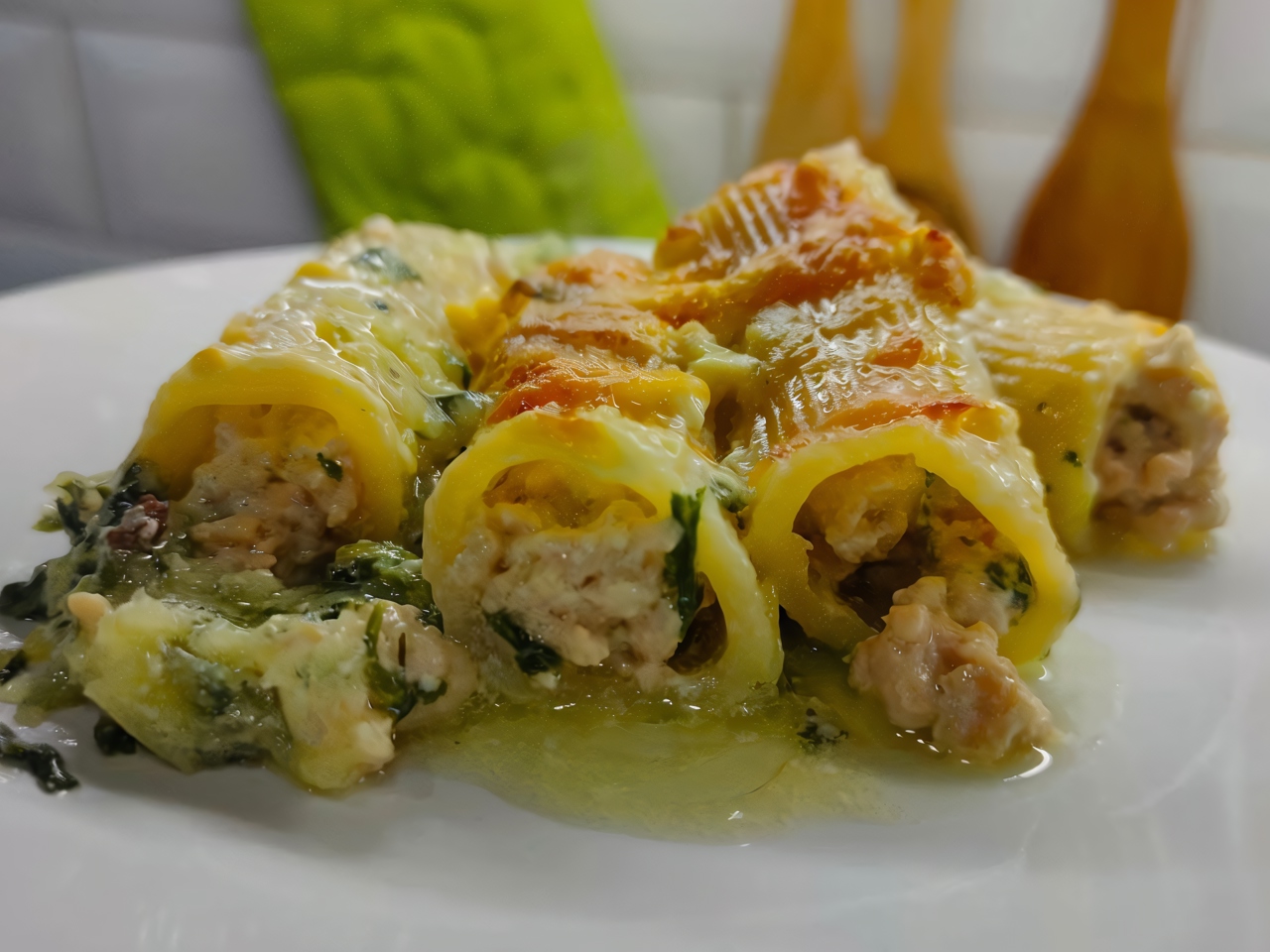 Cannelloni with Ground Meat on a Bed of Potatoes and Spinach