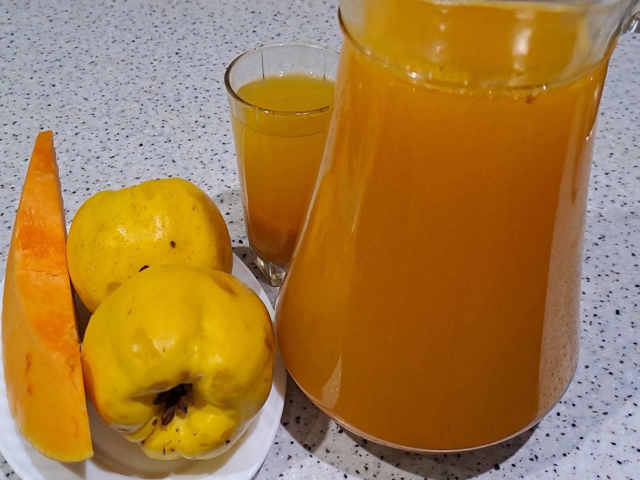 Pumpkin-Quince Juice for Winter