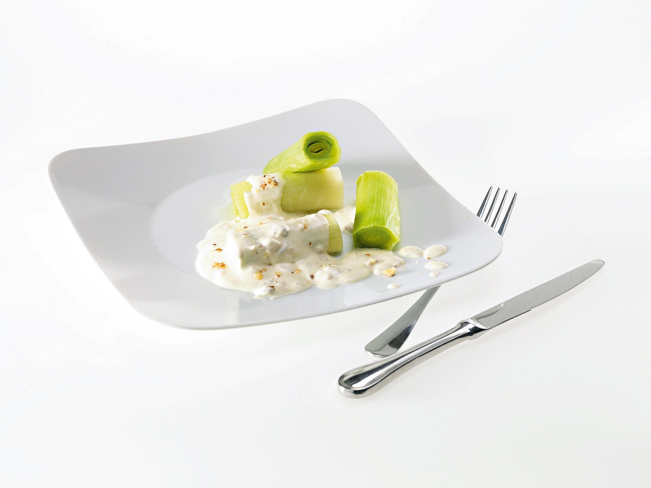 Leek Salad with Blue Cheese and Low-Fat Sour Cream Dressing