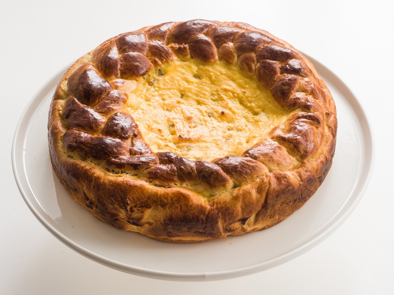 Easter Pie with Cottage Cheese and Raisins