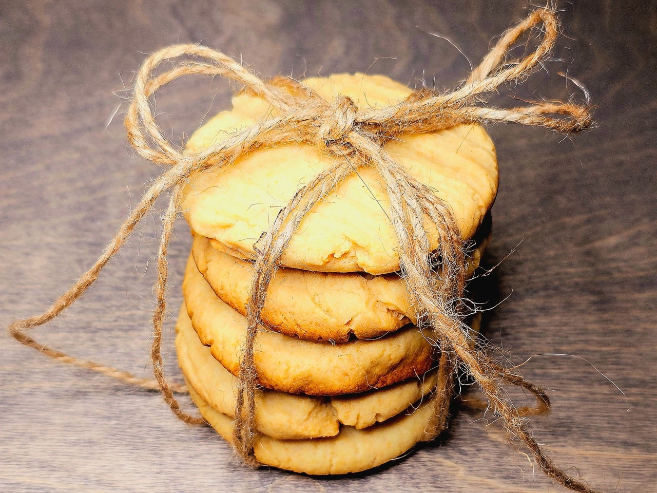 Almond Cookies with Honey and Amaretto