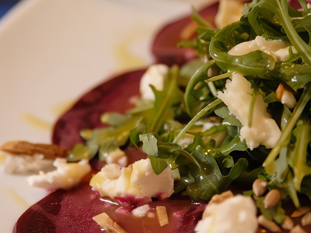 Beet Salad with Goat Cheese and Avocado Dressing – World recipe