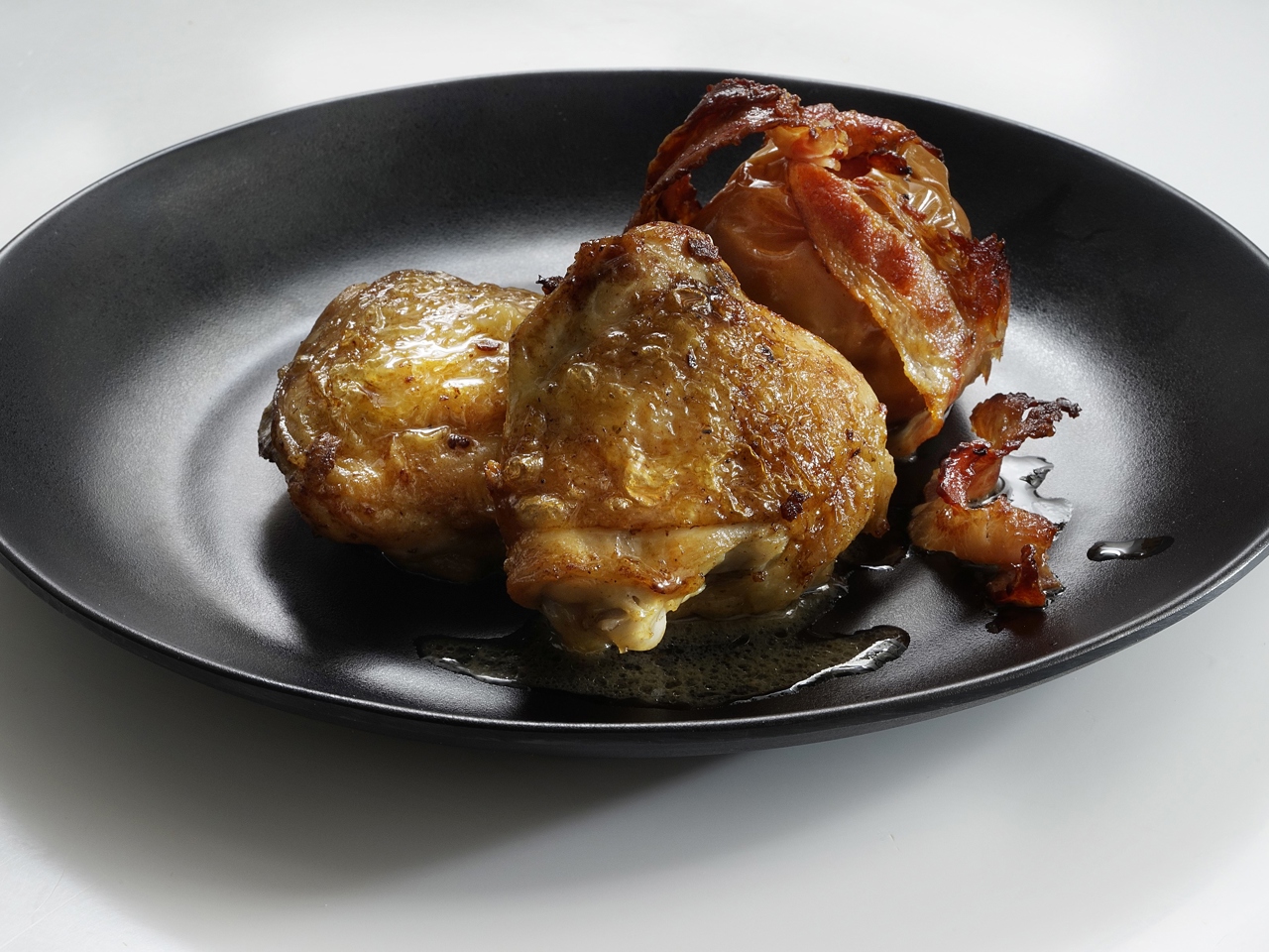 Baked Chicken with Apples Wrapped in Bacon