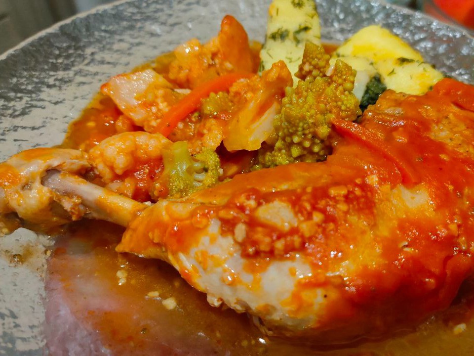 Chicken Thighs Stewed in Tomato with Vegetables