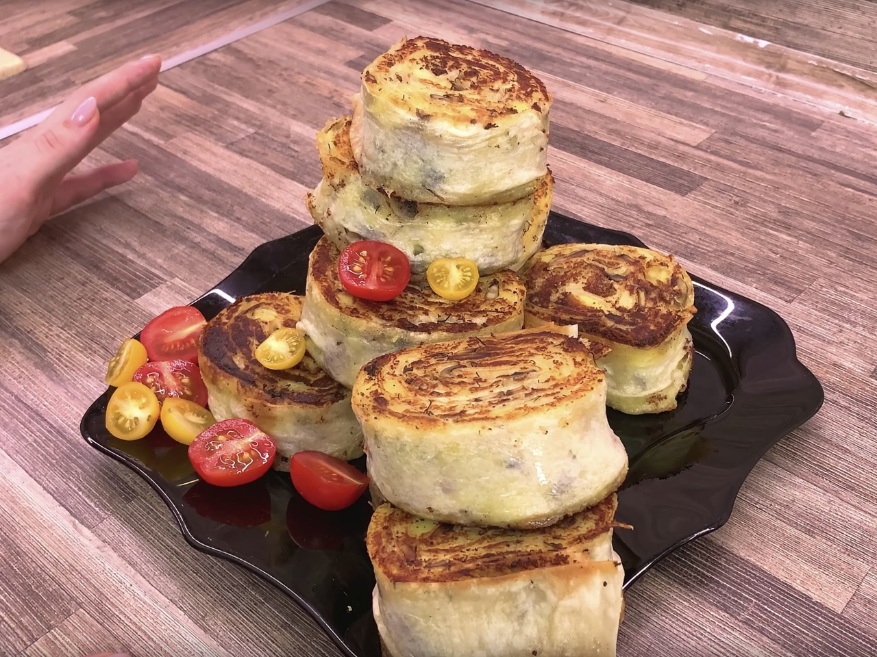 Vegan Roll with Potatoes and Mushrooms