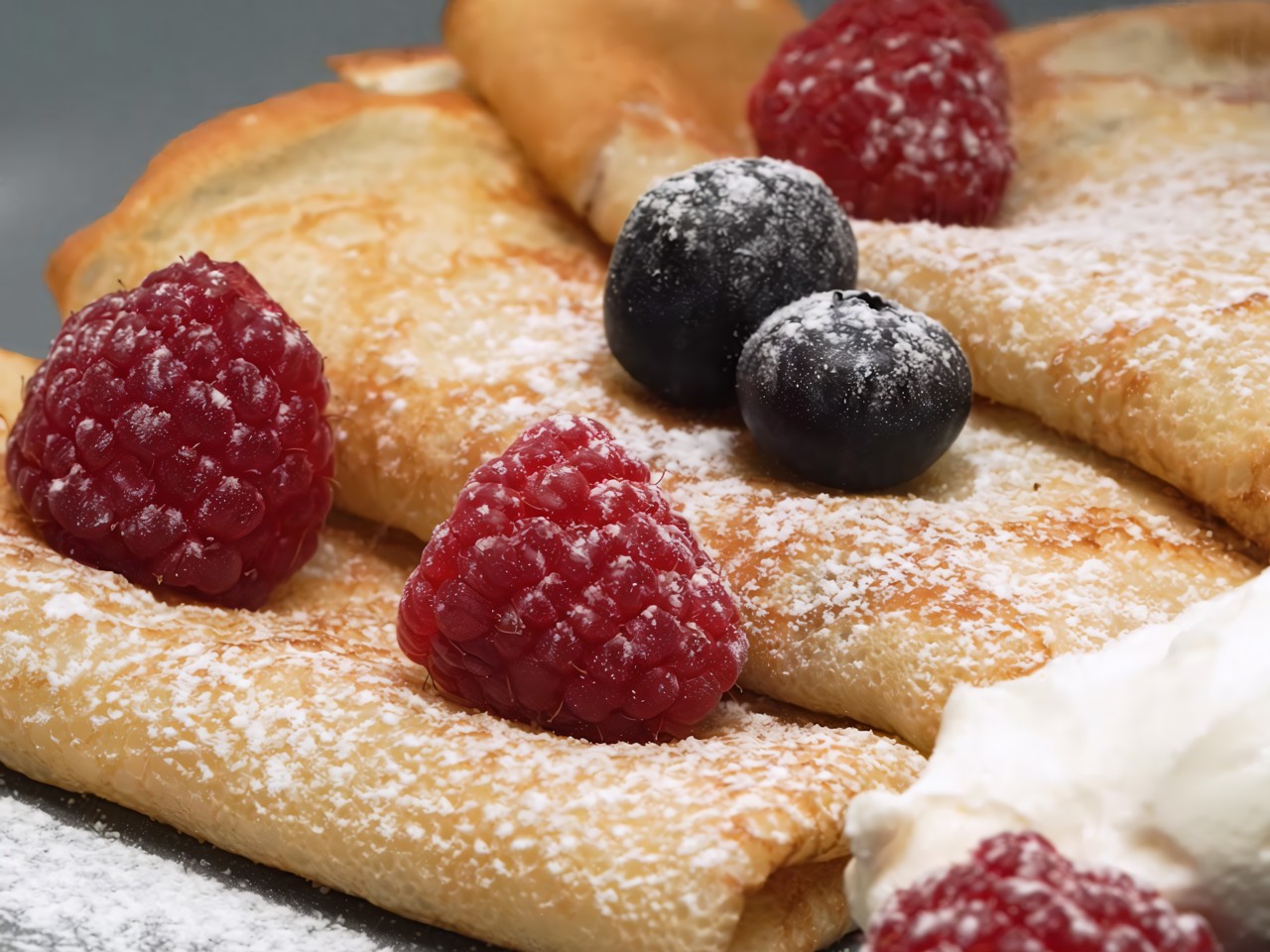 Fluffy Thin Pancakes with Milk