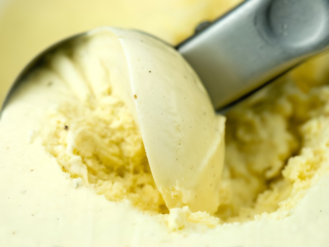 Banana Ice Cream with Cinnamon