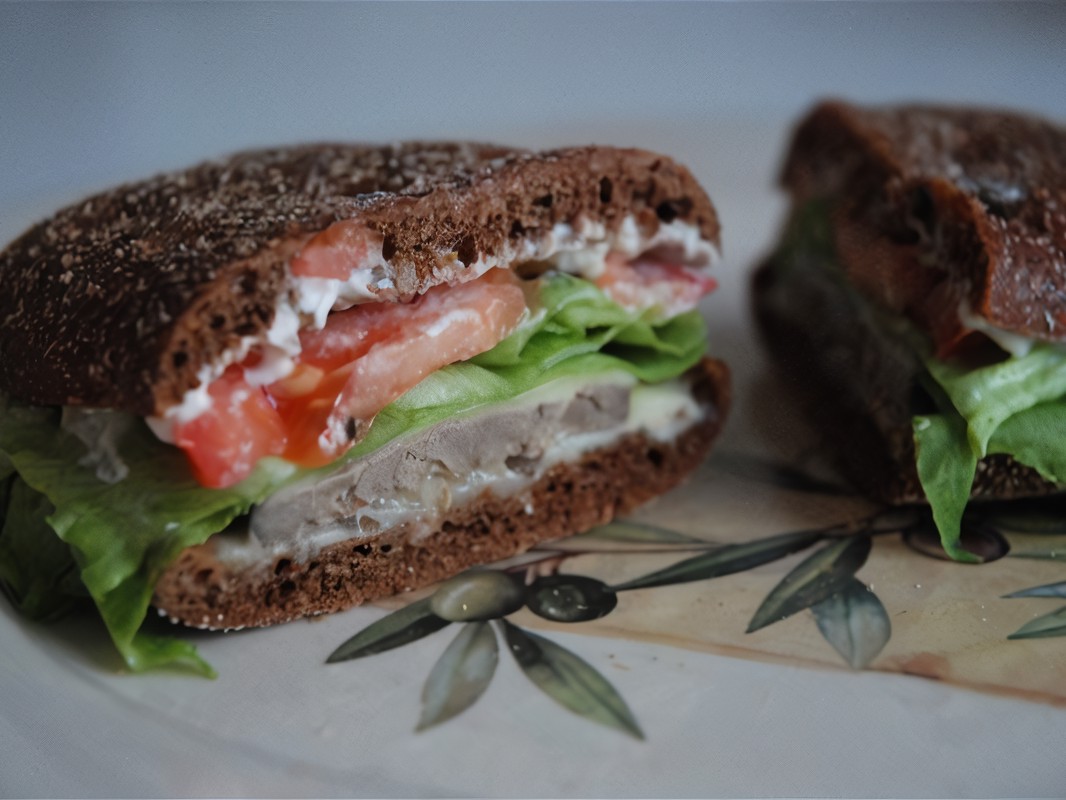 Warm Cheese Sandwich with Liver