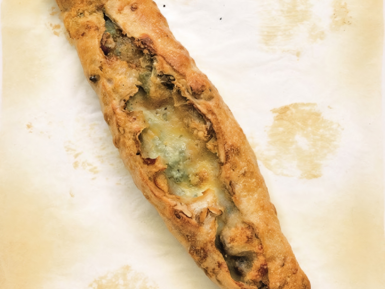 Bread with Gorgonzola and Walnuts