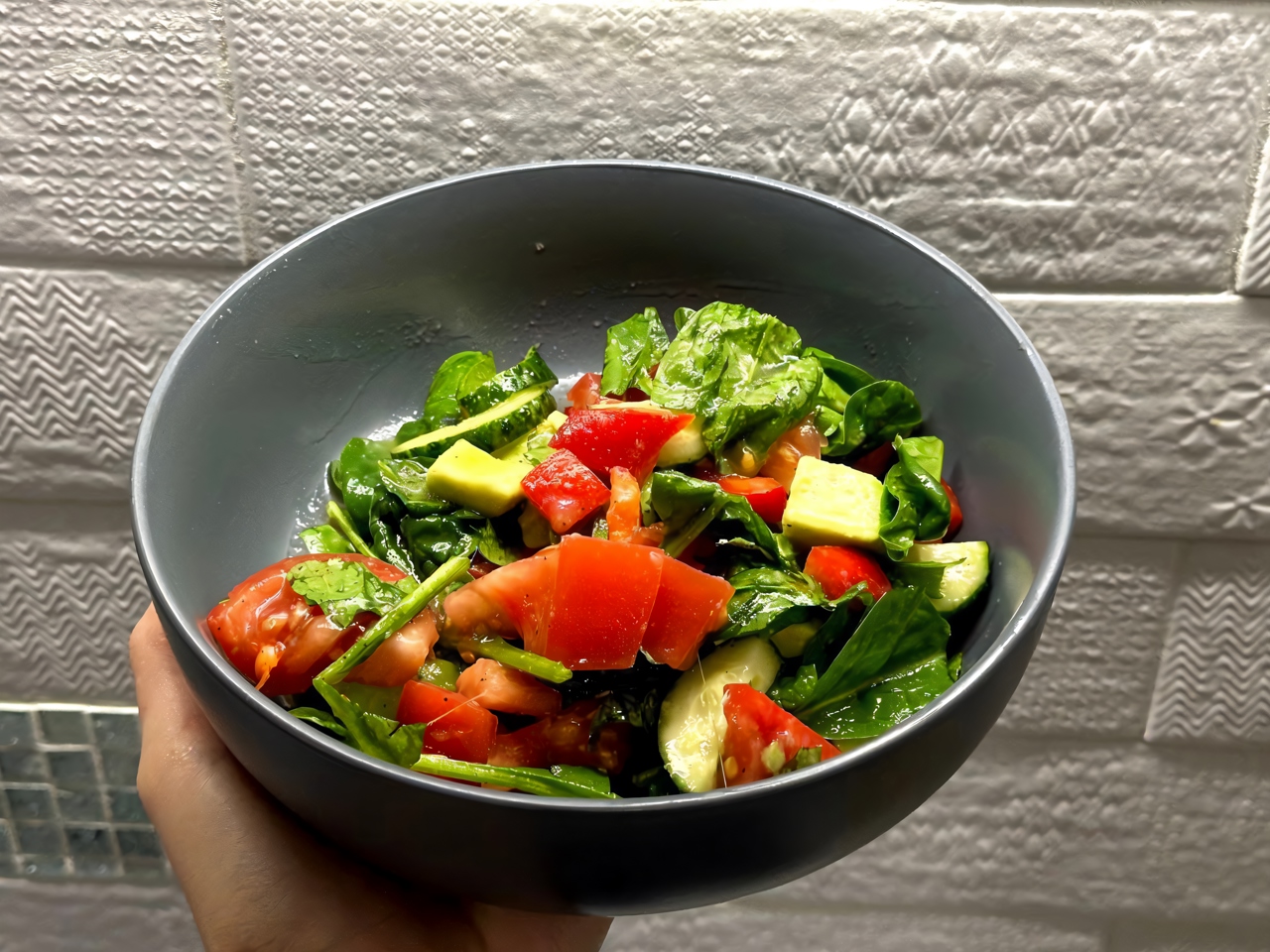Spinach Salad with Vegetables and Avocado with Honey Dressing
