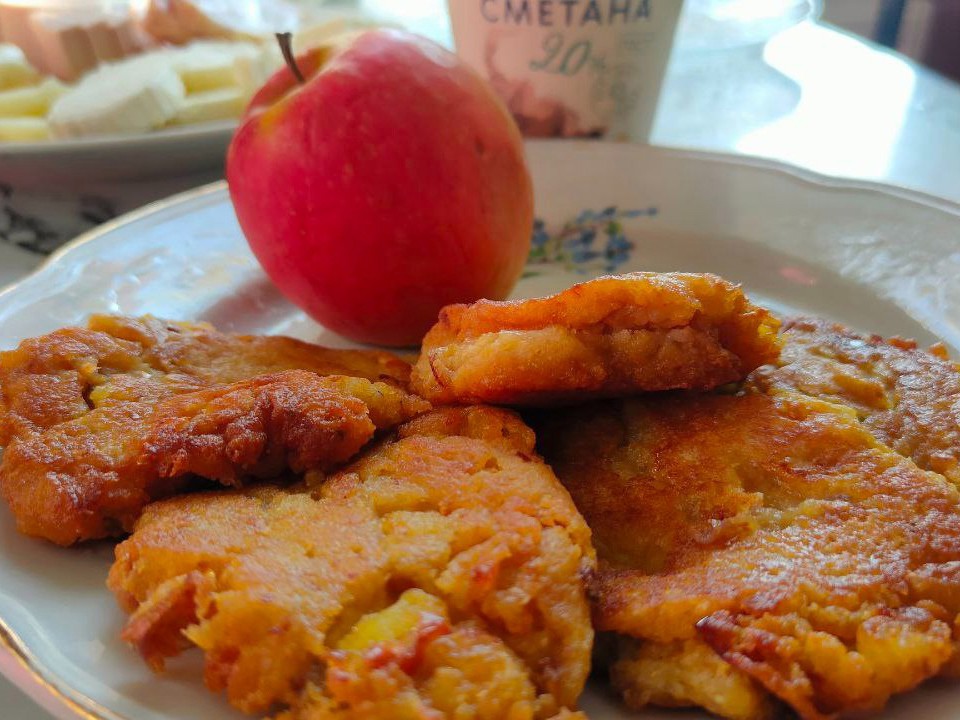 Apple Pancakes with Kefir – Russian recipe
