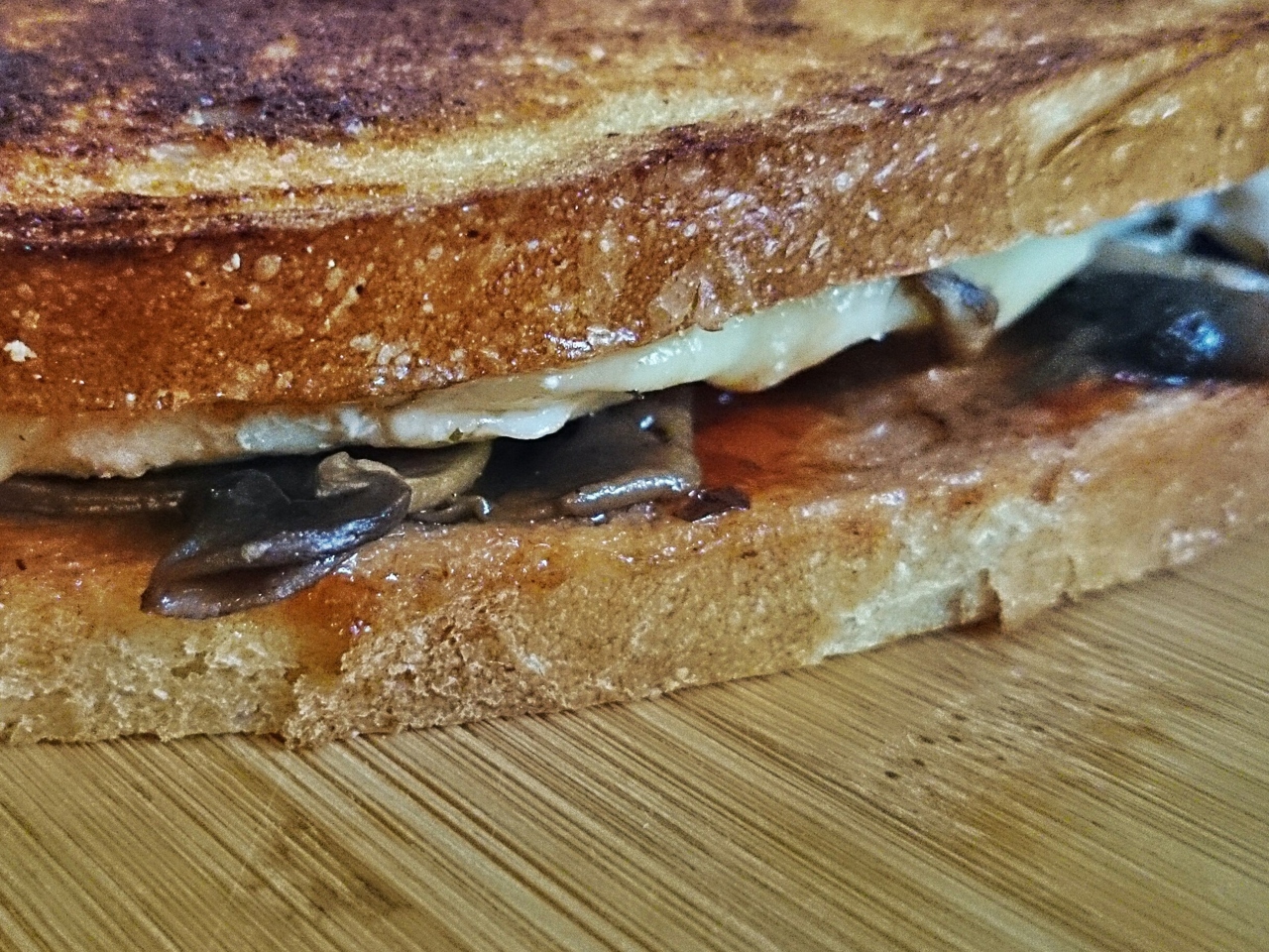 BBQ Melt with Chicken and Bacon – American recipe