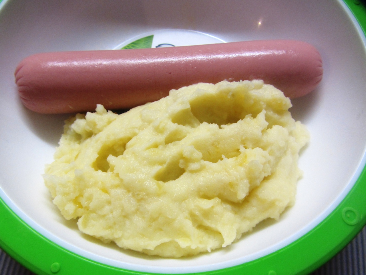 Boiled Sausages with Mashed Potatoes – German recipe