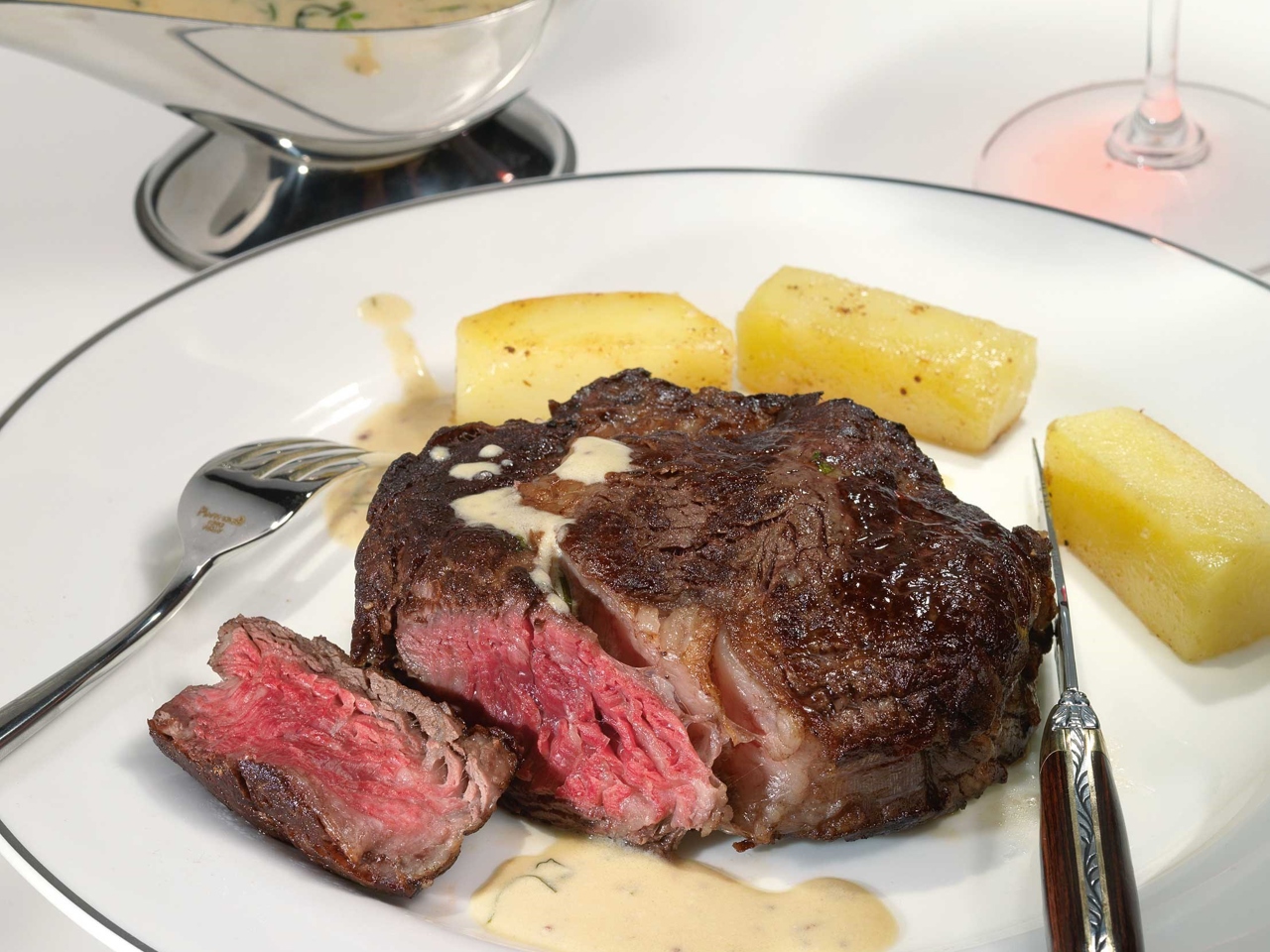 Beefsteak with White Port Wine Sauce
