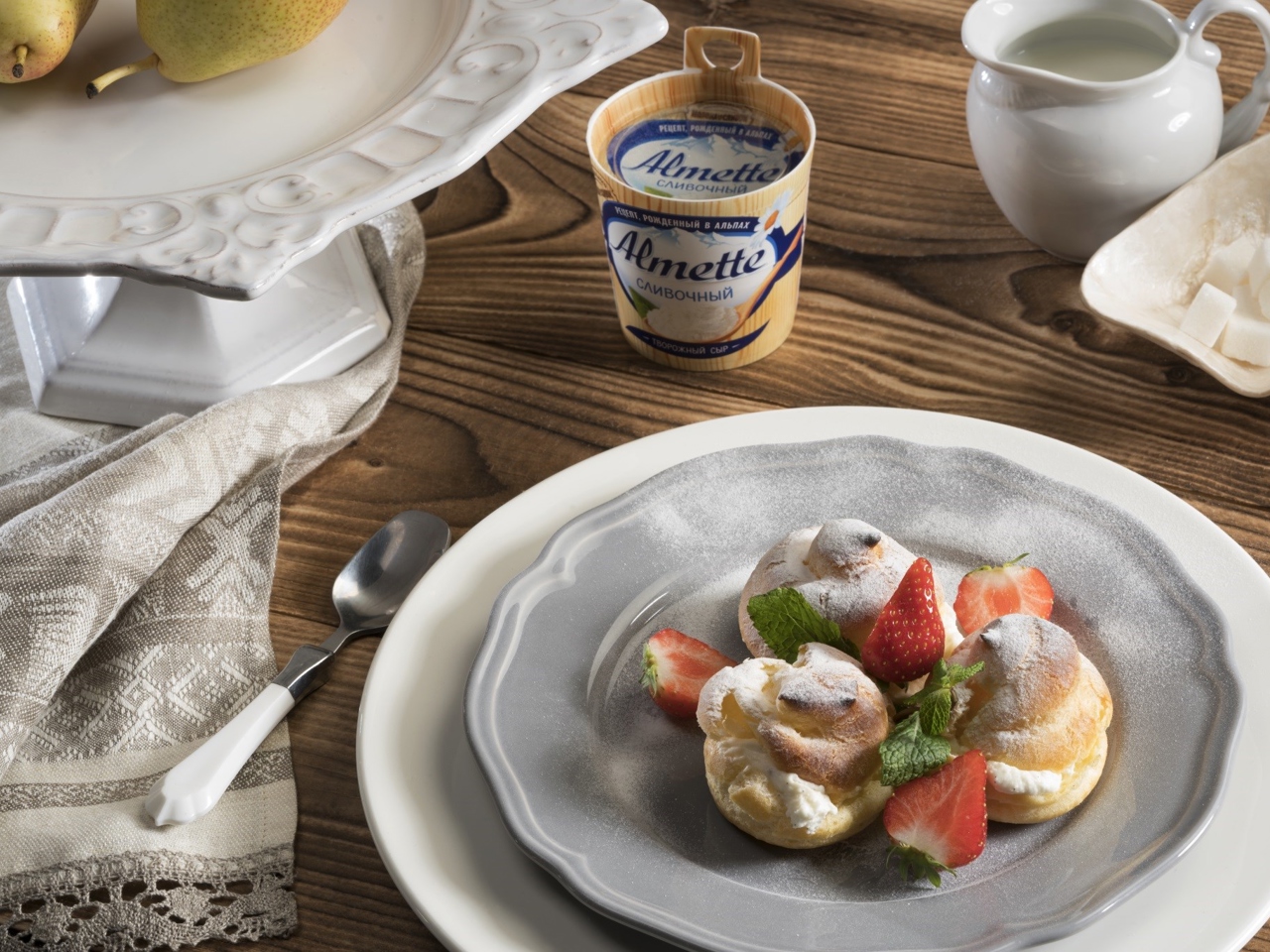 Profiteroles with Cream Cheese Filling