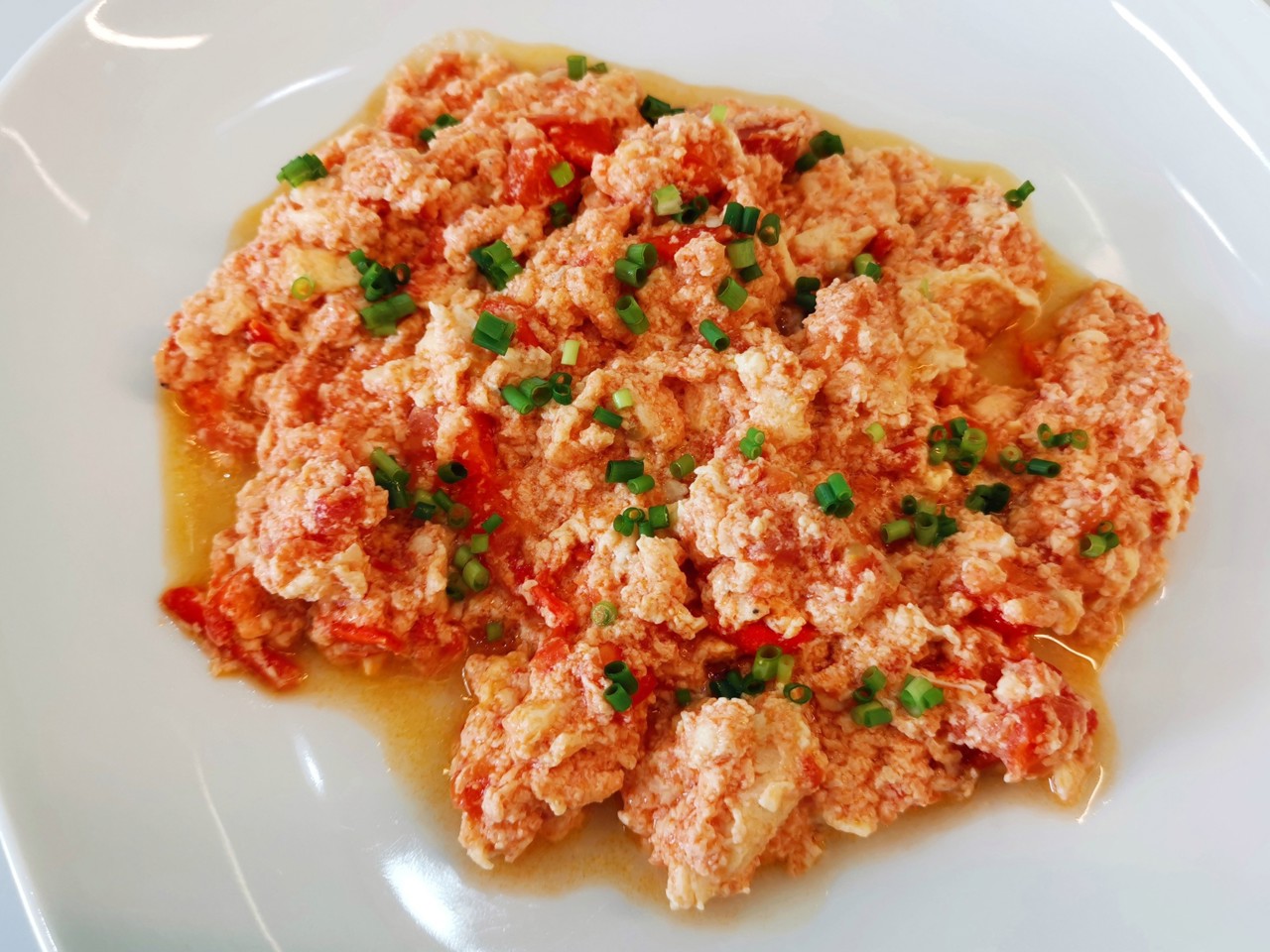 Scrambled Eggs with Tomatoes and Onions
