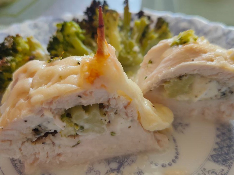 Chicken Envelopes with Broccoli and Cheese