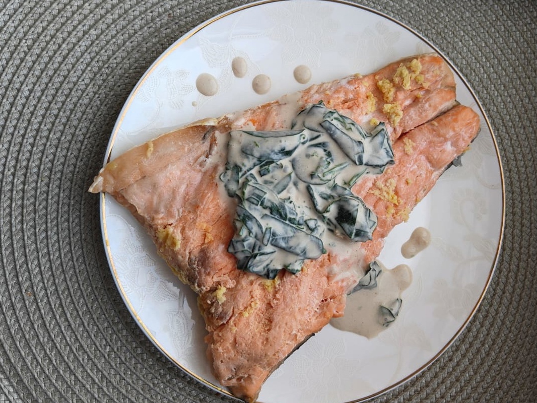 Baked Salmon with Coconut Milk and Spinach Sauce
