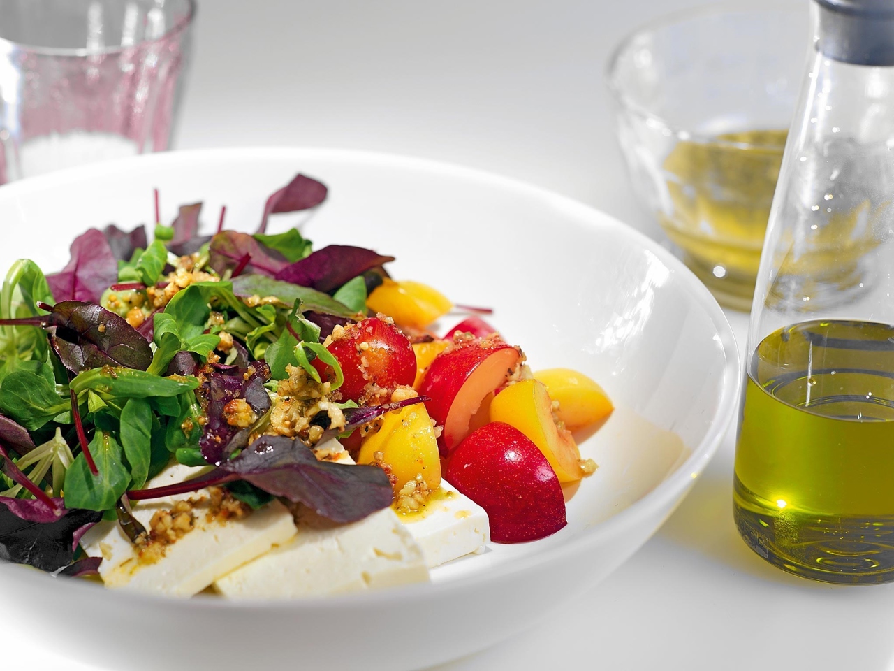 Salad with Plums and Feta