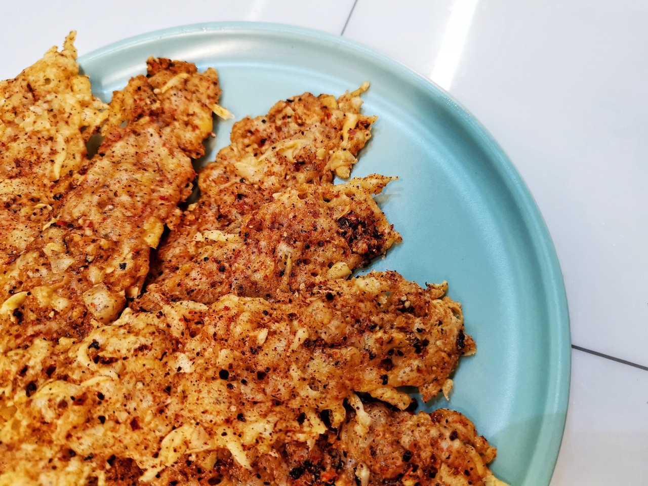 Crispy Cheese Keto Chips