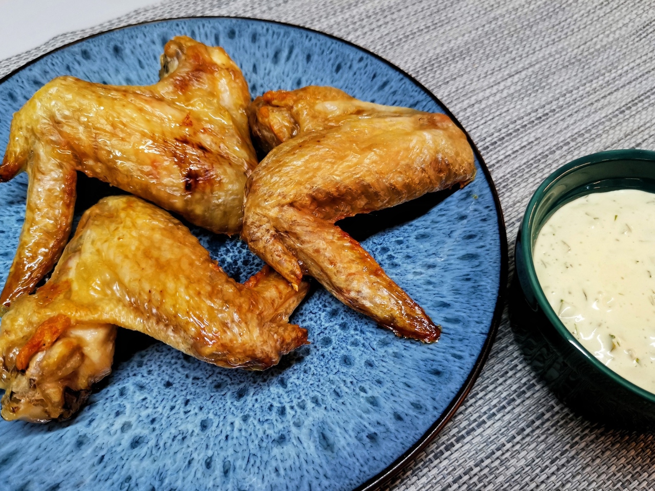 Baked Chicken Wings with Tartar Sauce
