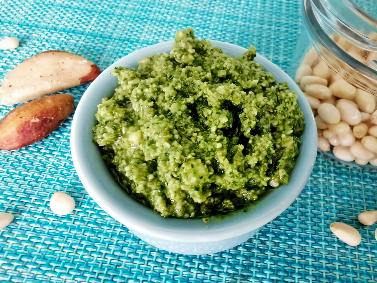 Pesto Sauce with Brazil Nuts