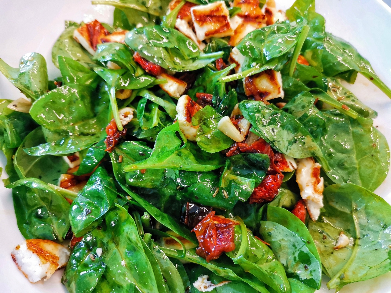 Spinach Salad with Caucasian Cheese and Sun-Dried Tomatoes