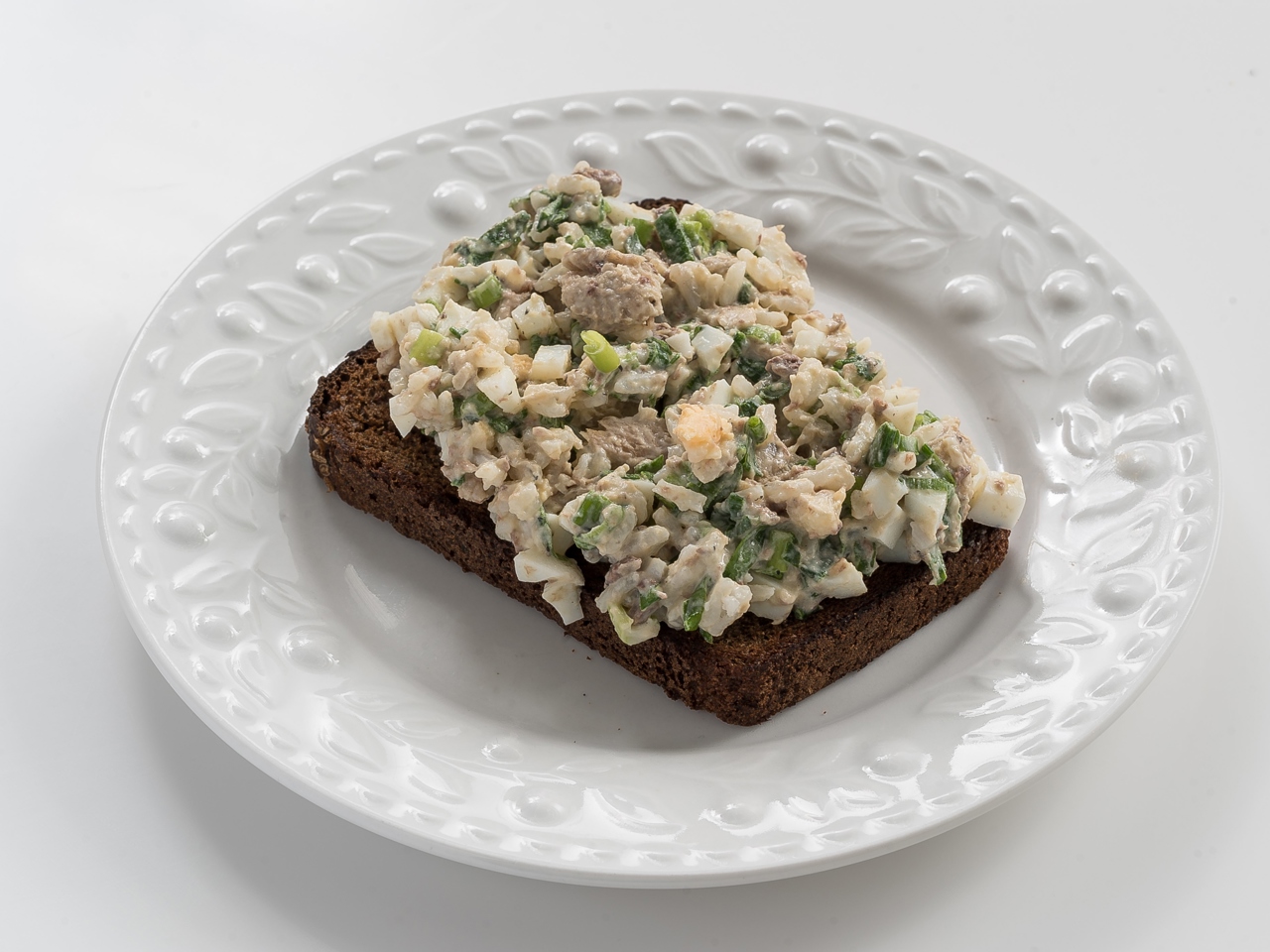 Toasts with Borodinsky Bread, Iwashi, Rice, and Egg