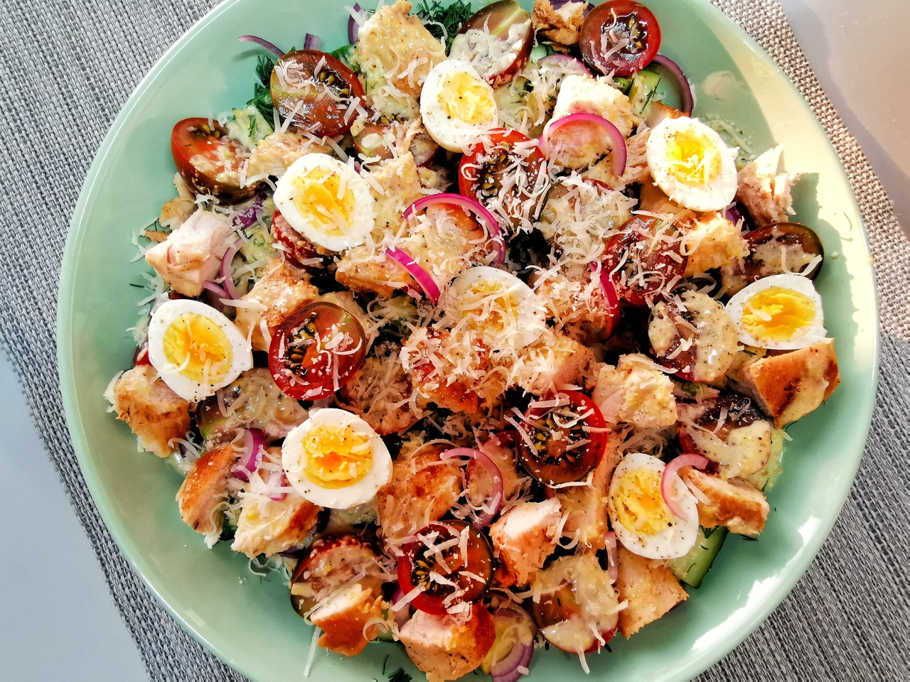 Chicken and Quail Egg Salad with Dressing