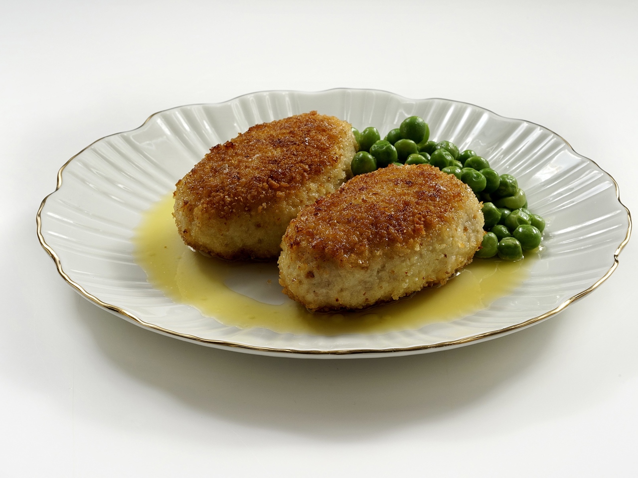 Pozharskiye Cutlets from 'The Book of Delicious and Healthy Food'