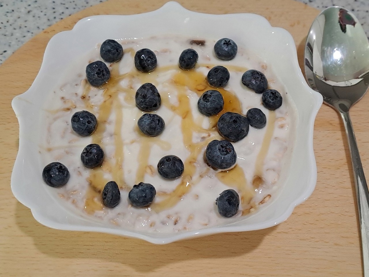 Lazy Oatmeal with Banana, Yogurt, and Honey