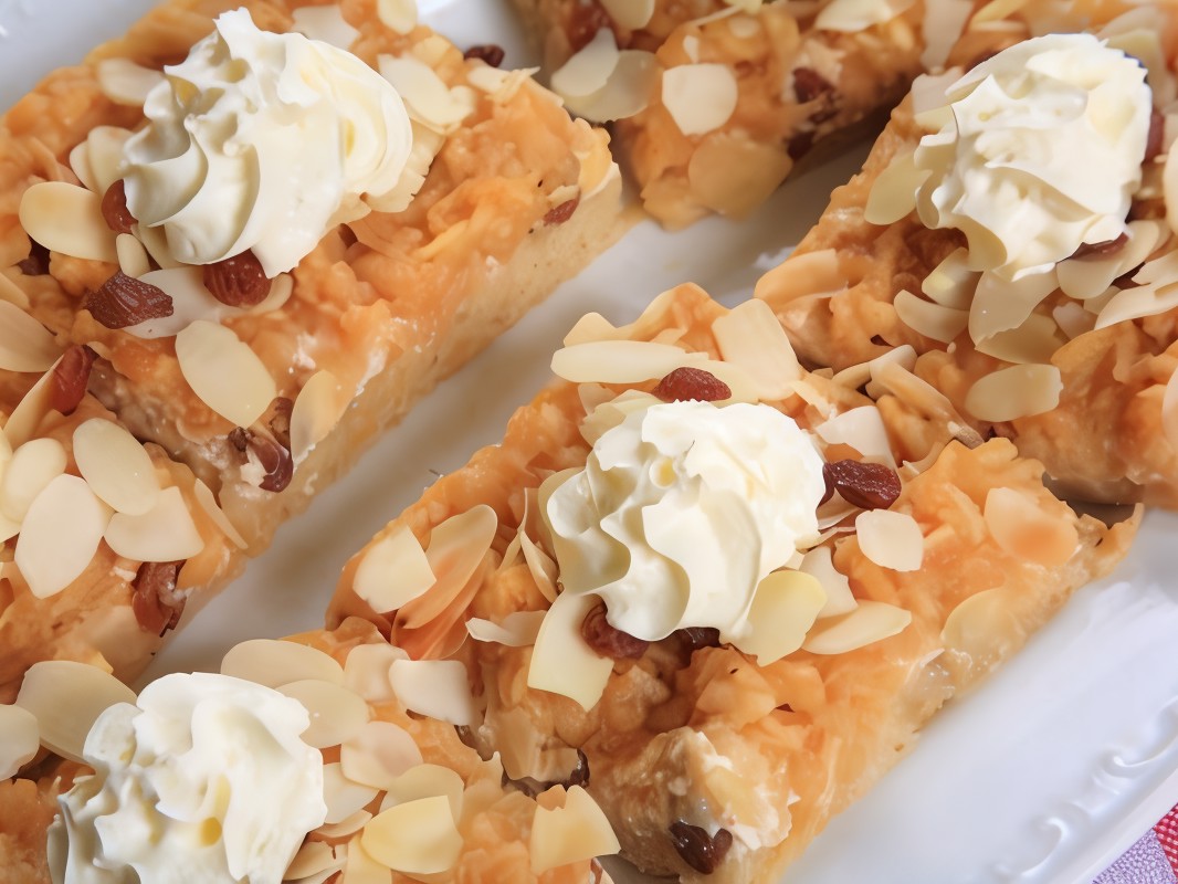 Apricot-Orange Shortbread Pastry with Almonds – European recipe