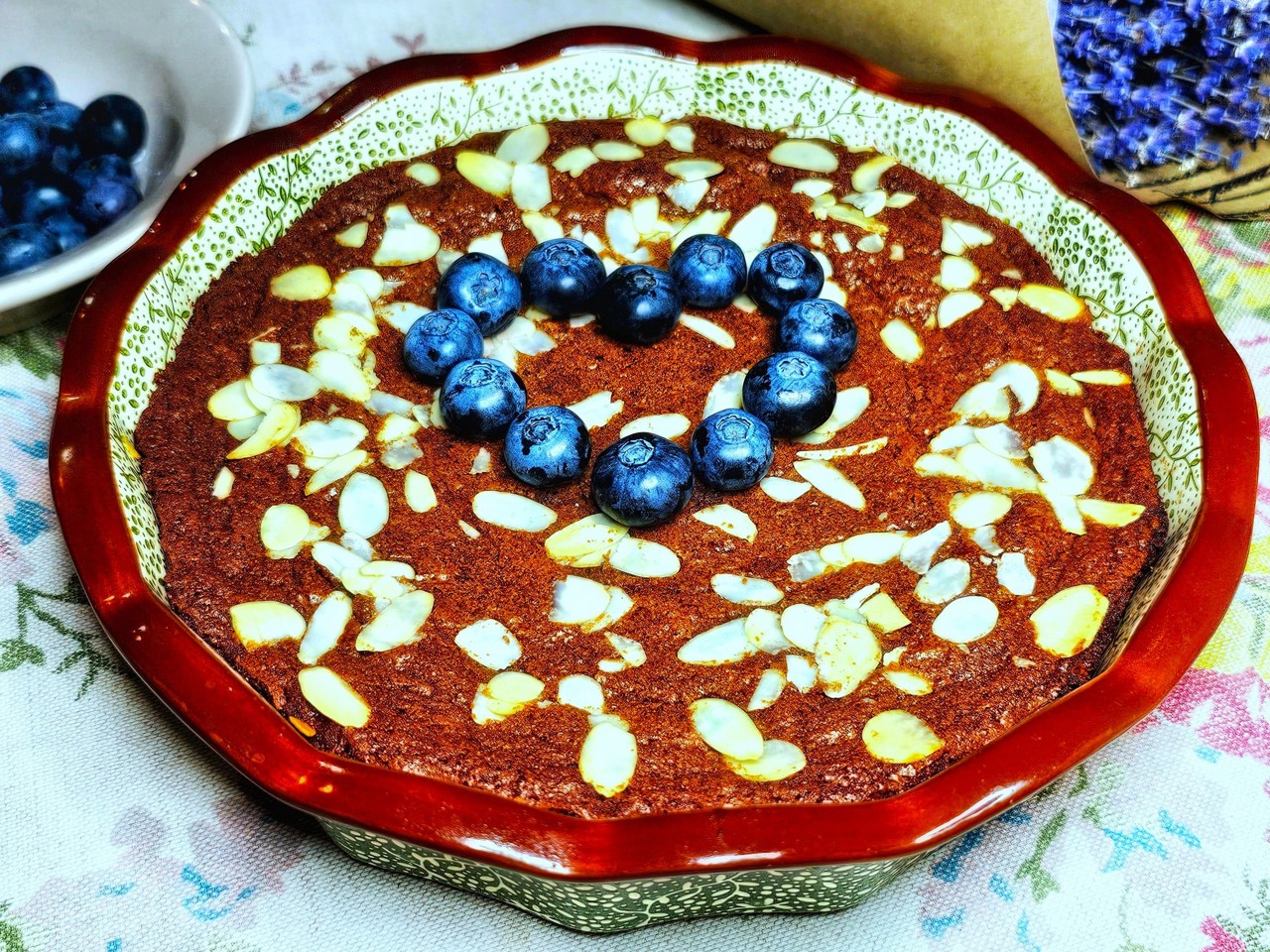 Brownies with Amaretto and Almond Flakes