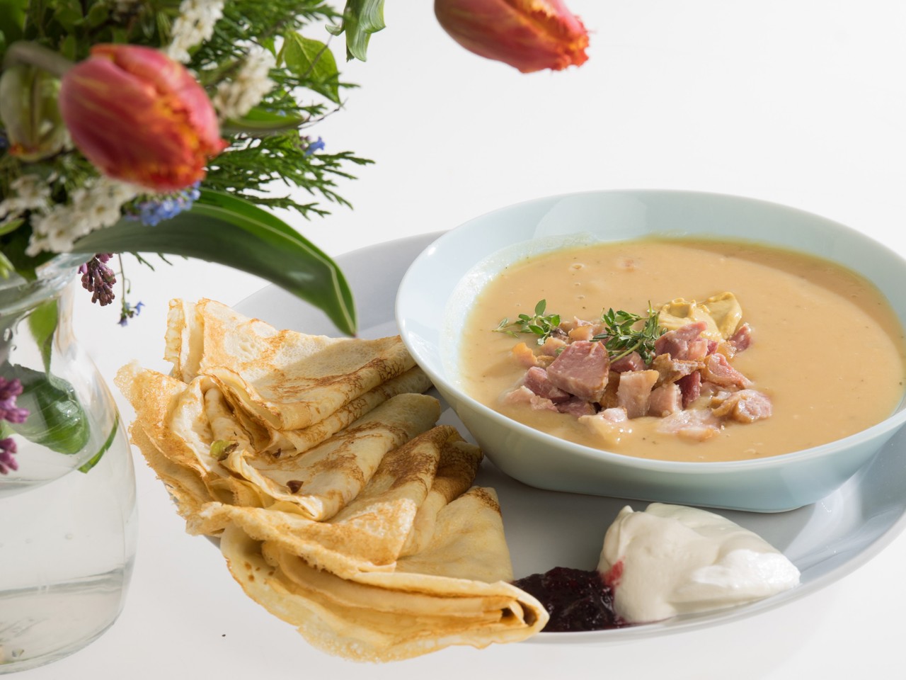 Pea Soup with Pancakes