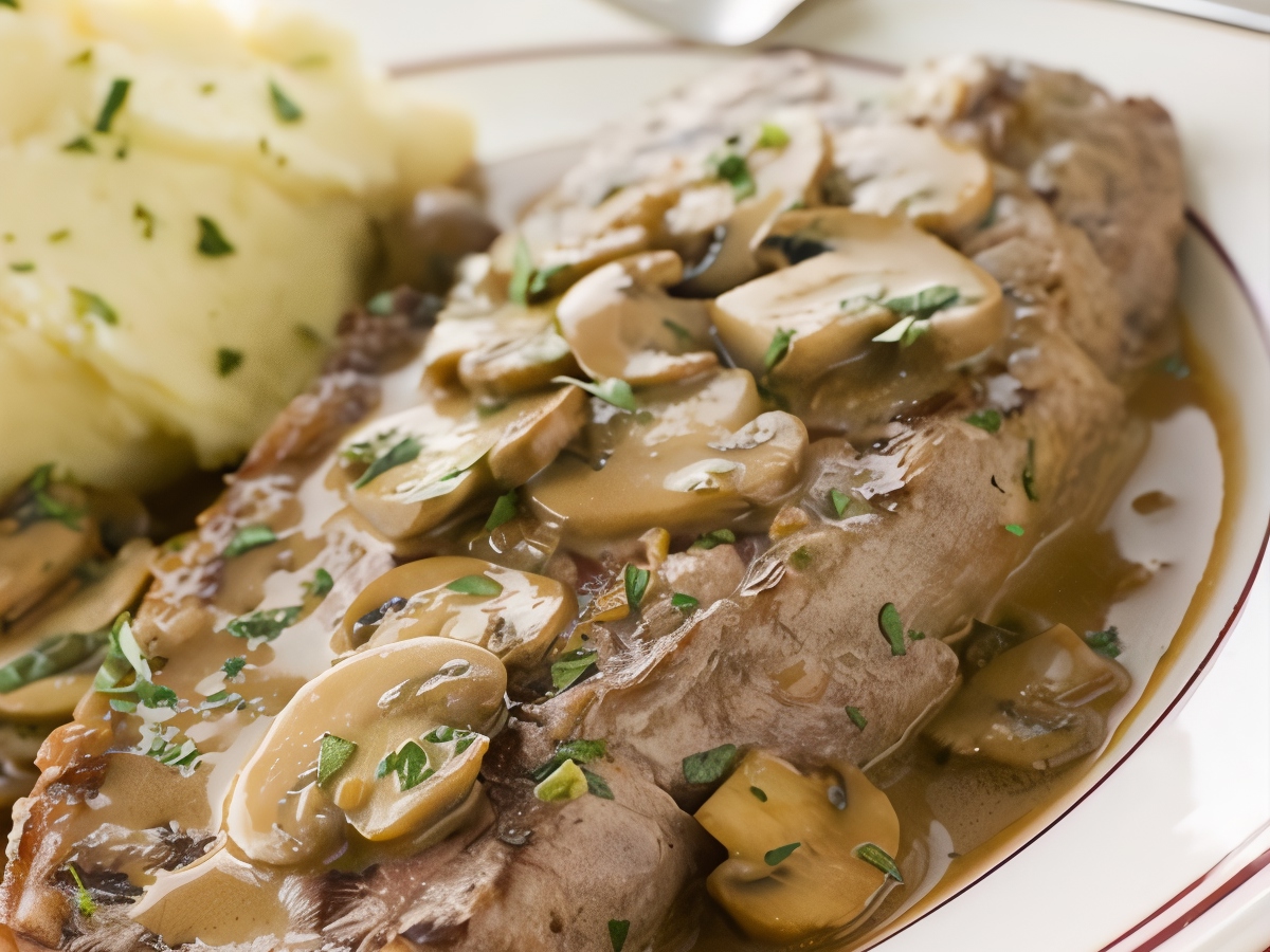 Beef Steak with Creamy Mushroom Sauce – European recipe