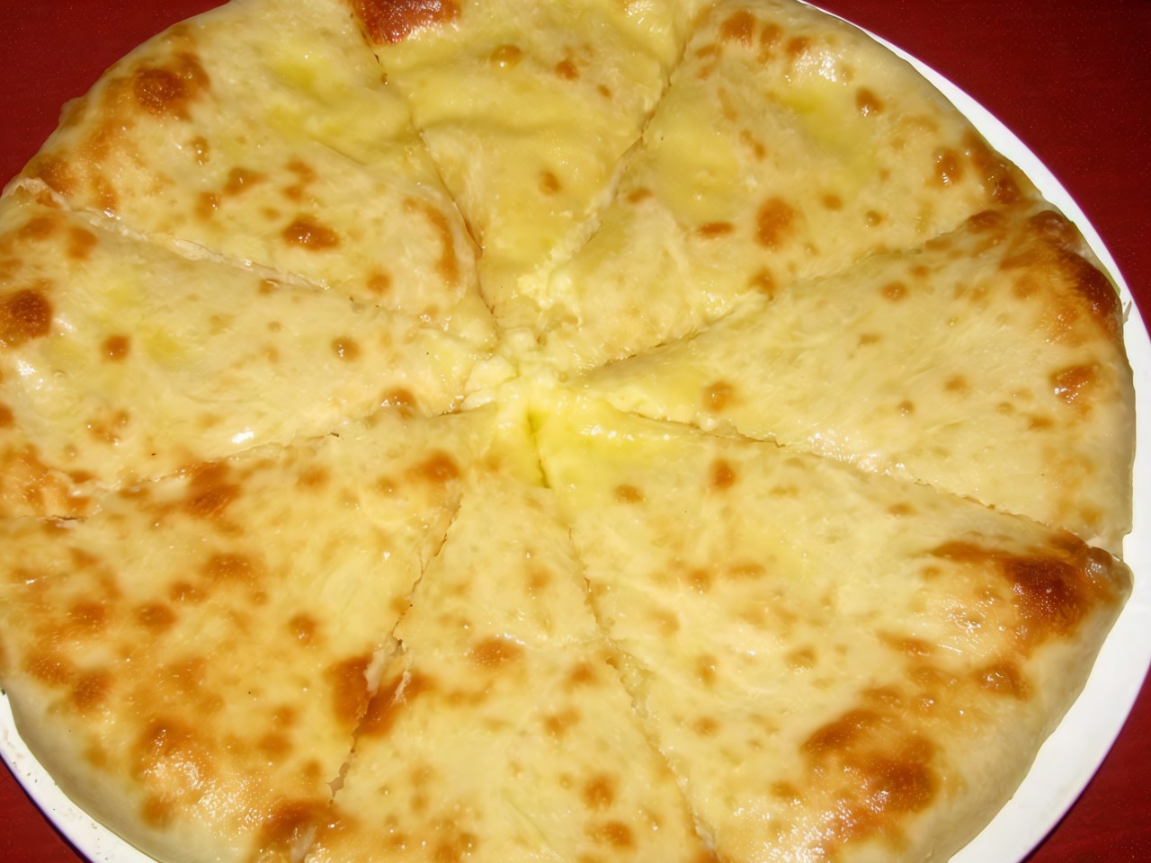 Ossetian Pie with Potatoes and Cheese (Kartofdzhin)