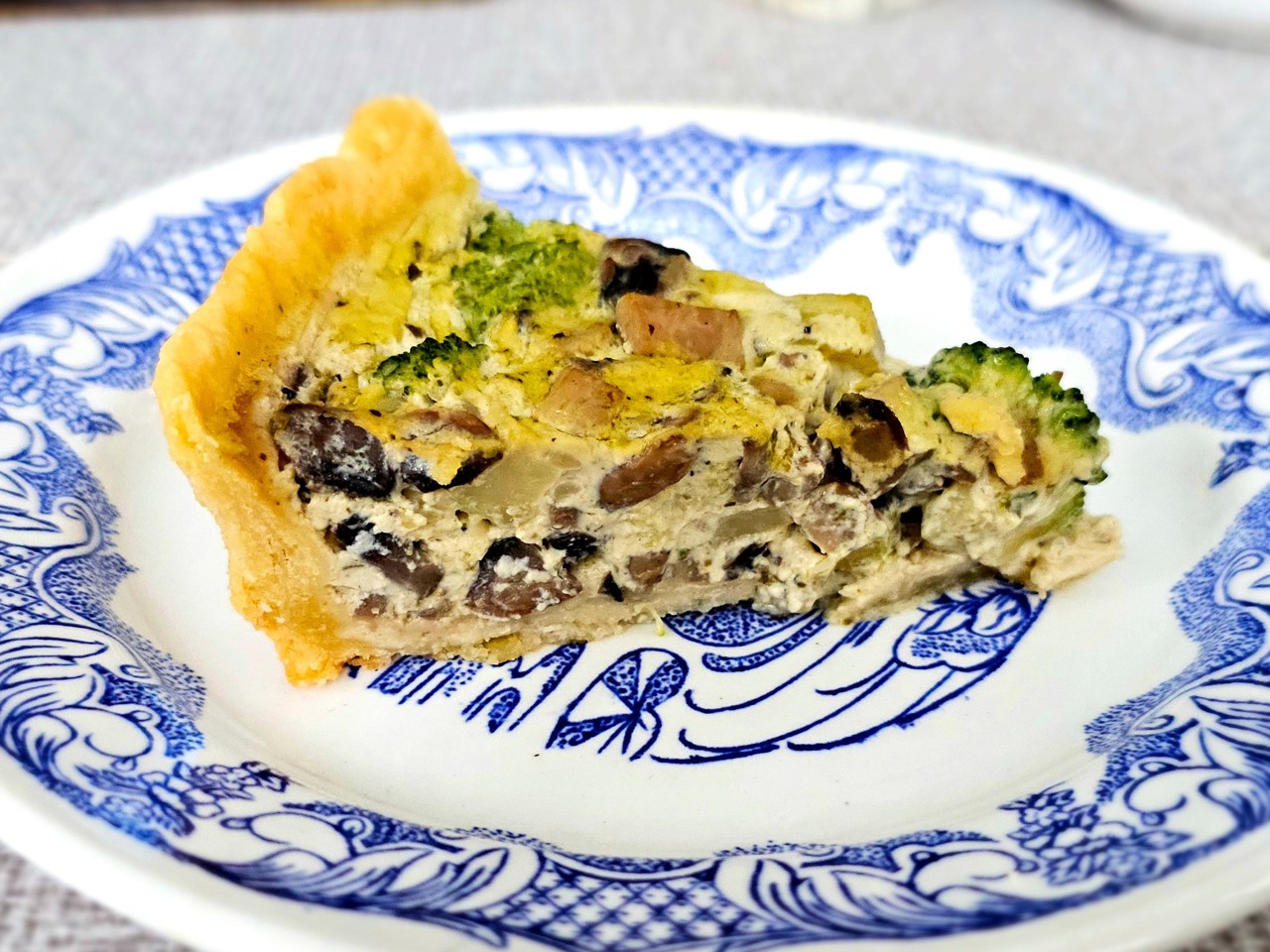 Quiche with Broccoli and Mushrooms