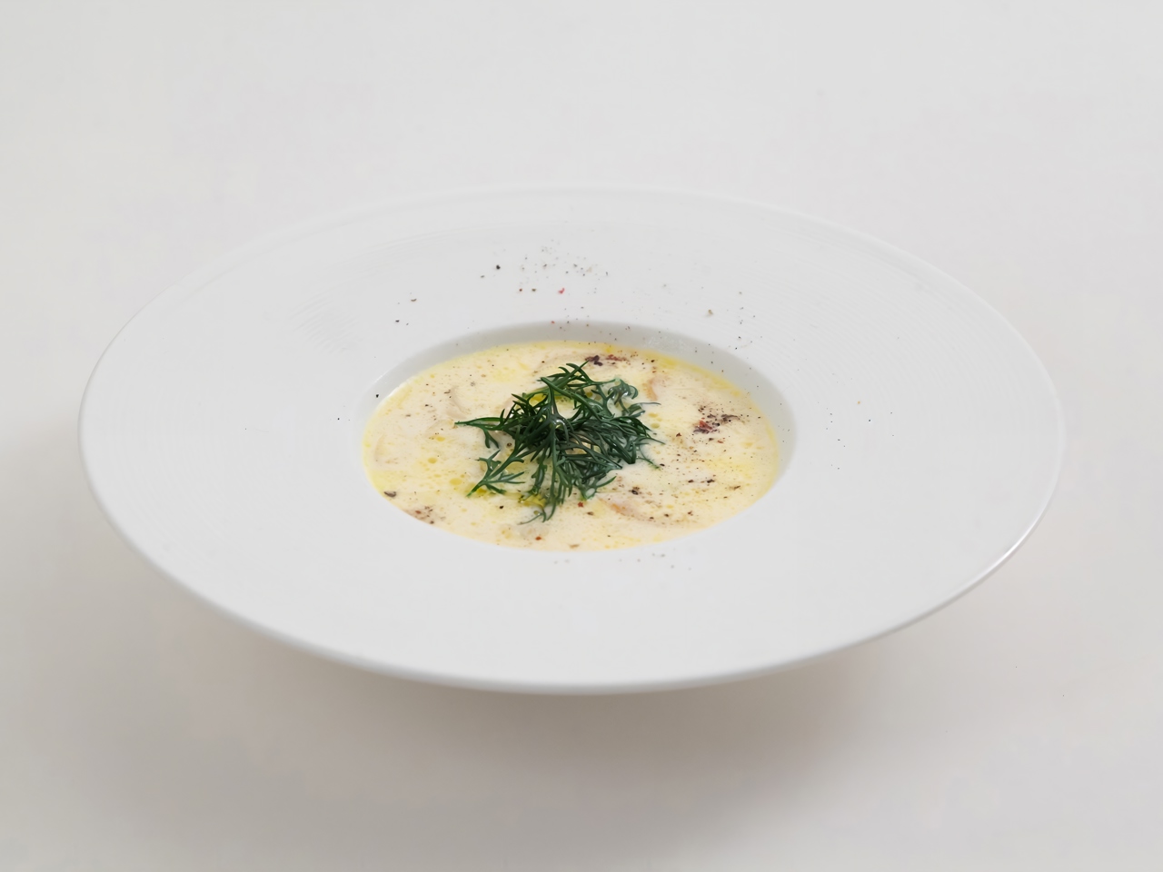 Creamy Soup with Chanterelles and Leeks