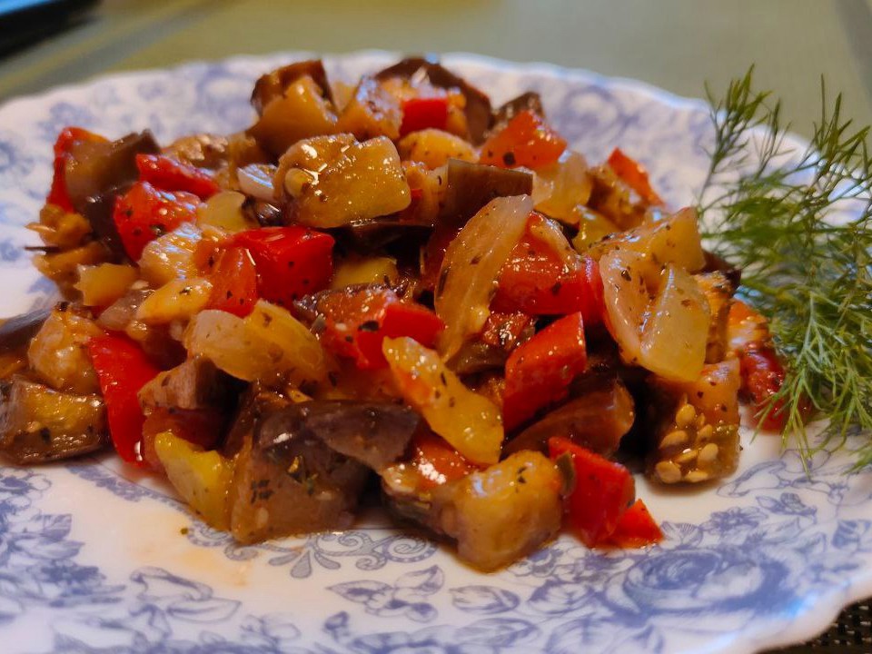 Eggplants Stewed with Vegetables