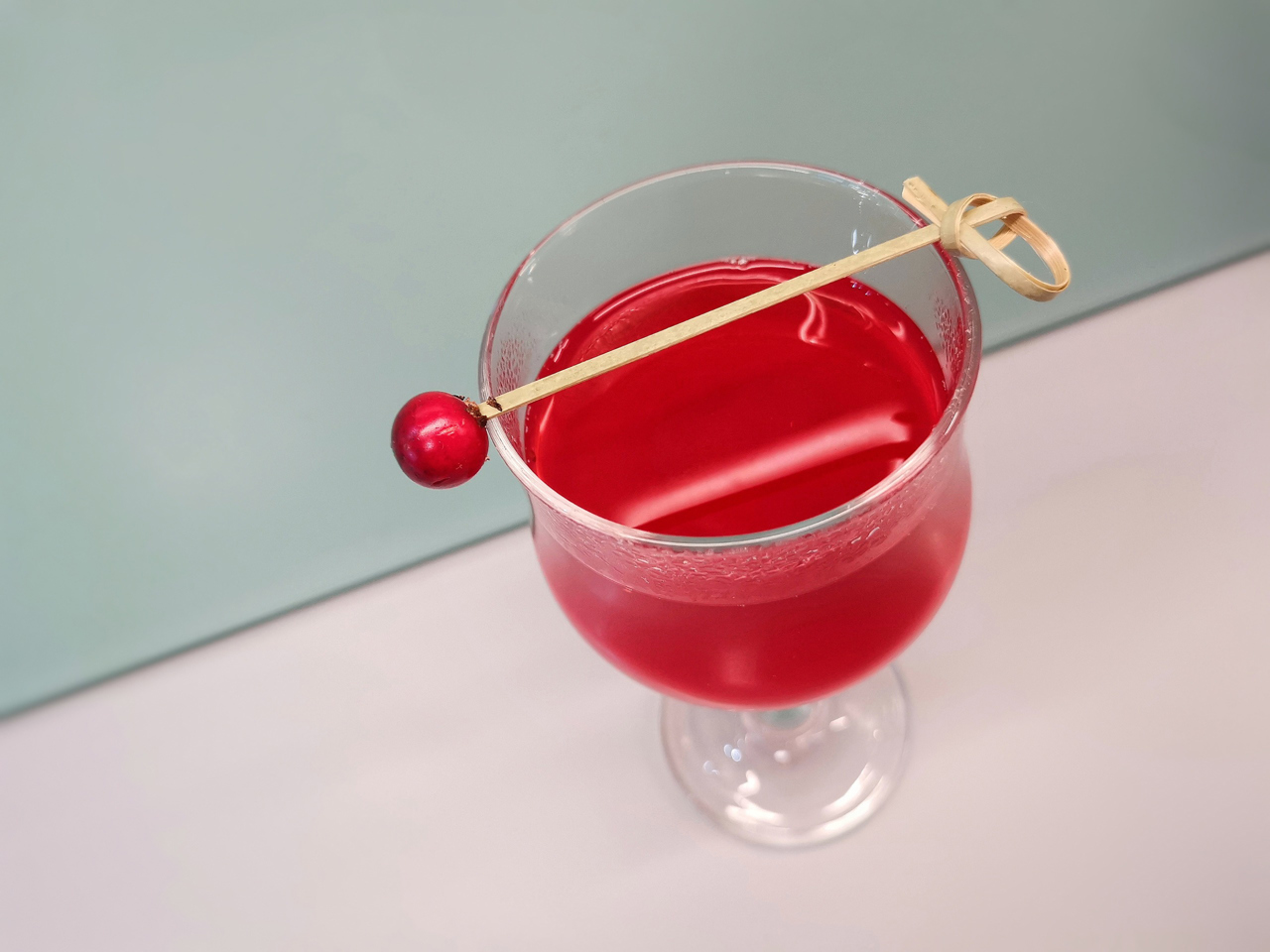 Cranberry and Viburnum Drink with Lemongrass