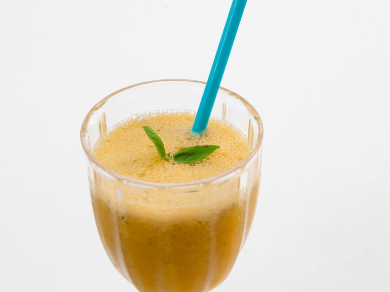 Yellow Smoothie with Apples, Basil, and Ginger
