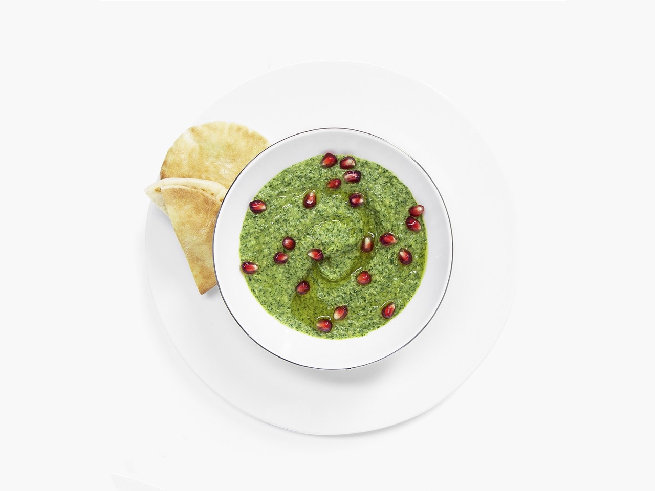 Hummus with Spinach